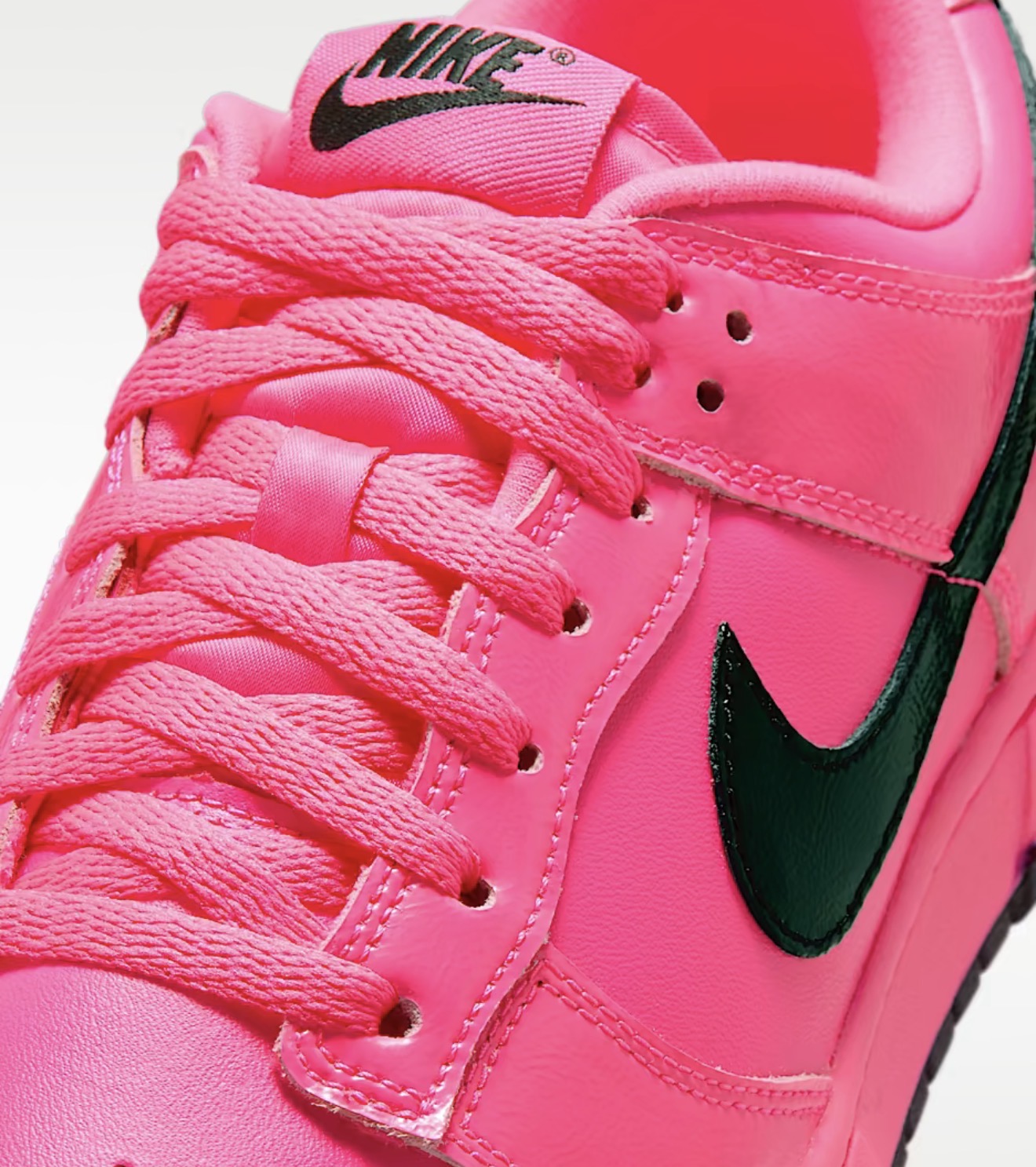 Nike Dunk Low – Fierce Pink / Black